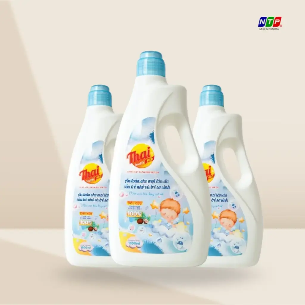 Nước giặt trẻ em ThaiEco (Xanh) - Can 1.800ml
